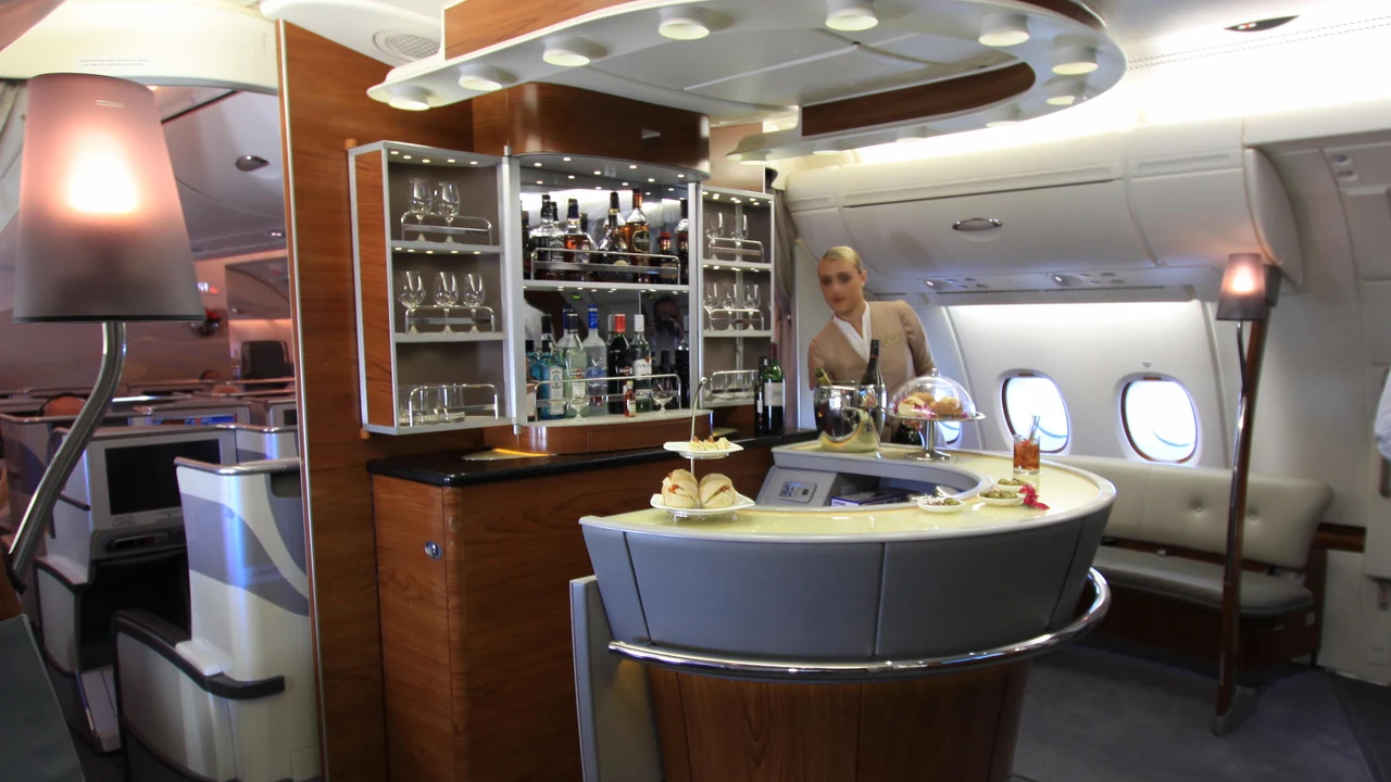 Emirates A380 upper deck onboard bar