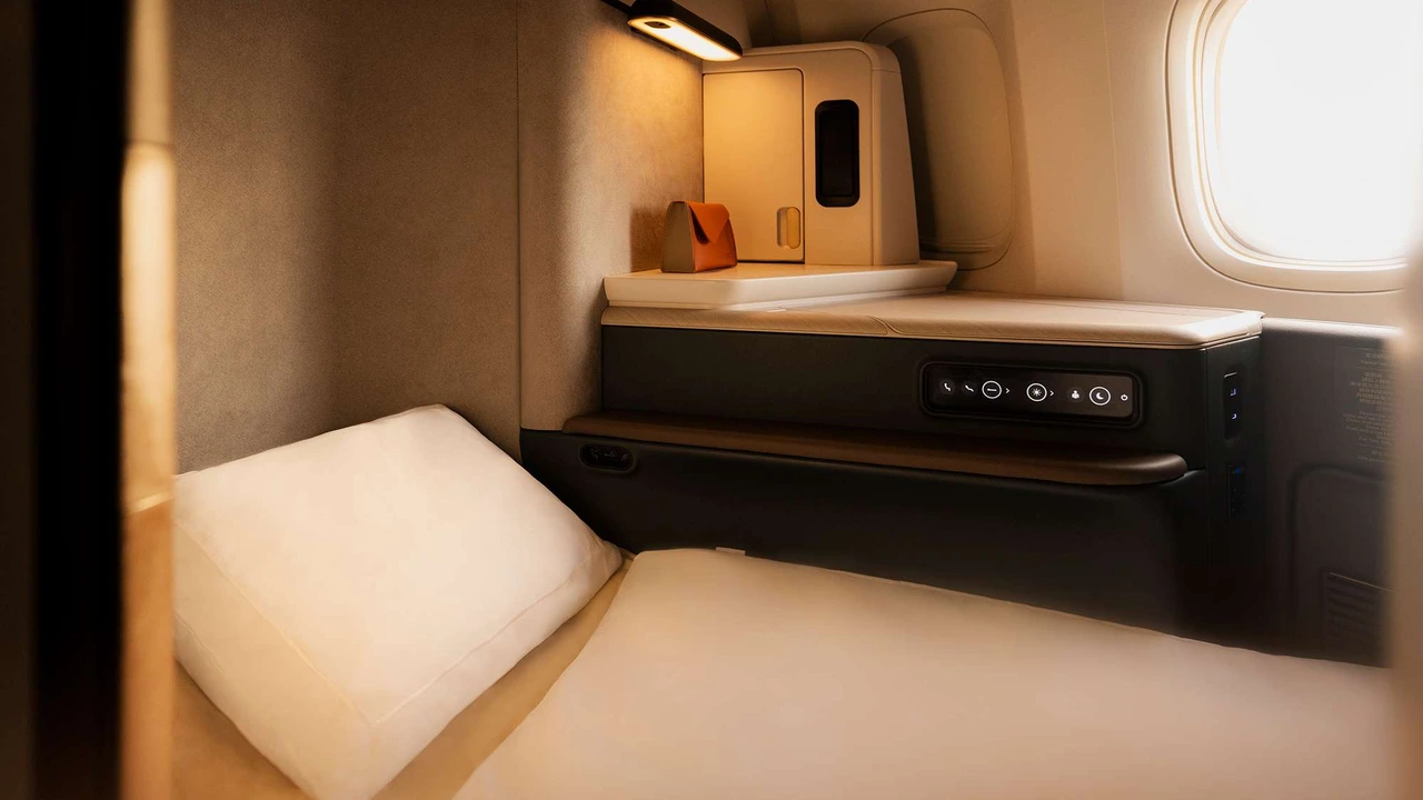 Cathay Pacific Aria Suite lie-flat bed mode