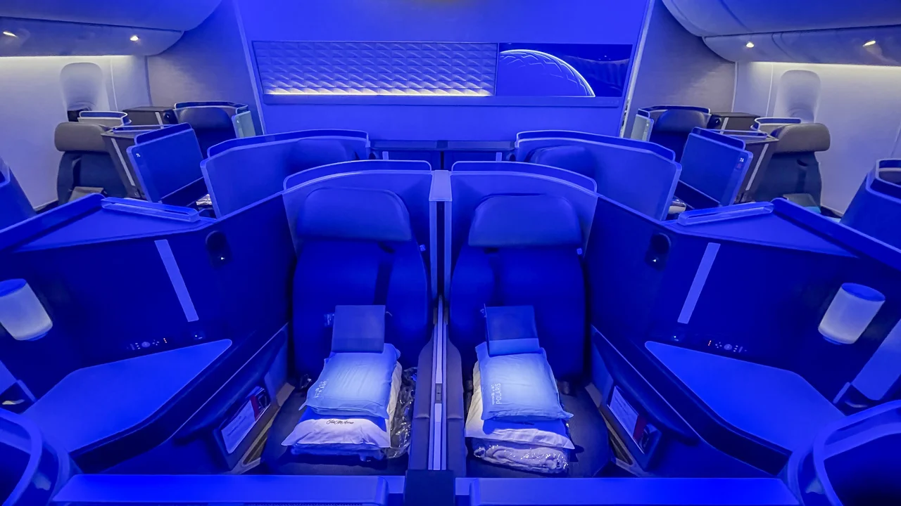 United Polaris cabin