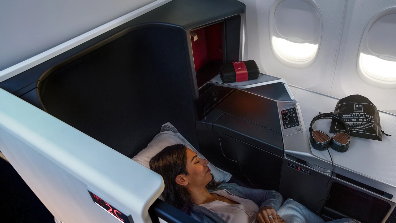 Delta One Suite with full-height sliding privacy door