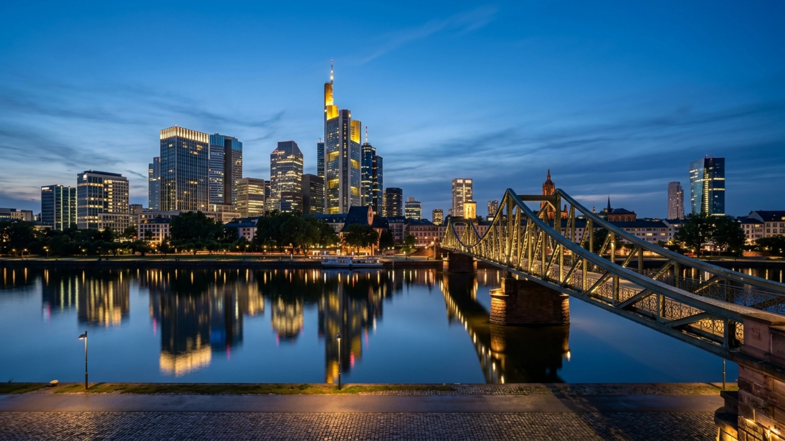 Houston to Frankfurt Business Class: United Polaris & the Star Alliance Connection (2026)