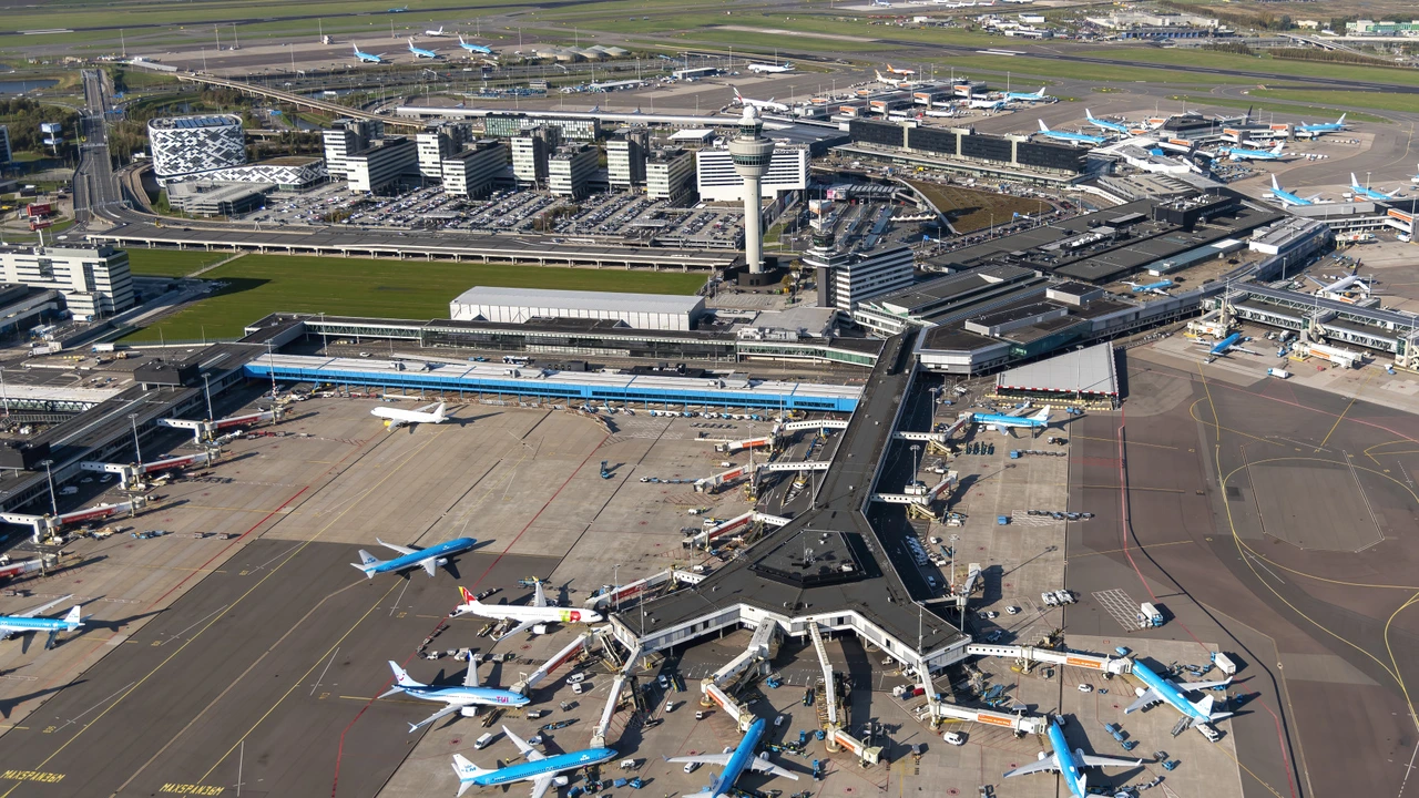 Amsterdam Schiphol transit hub and European connection gateway