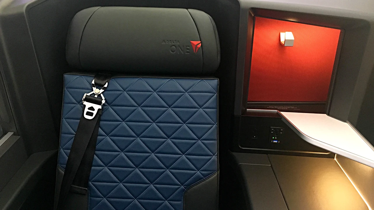 Delta One Suite with privacy door