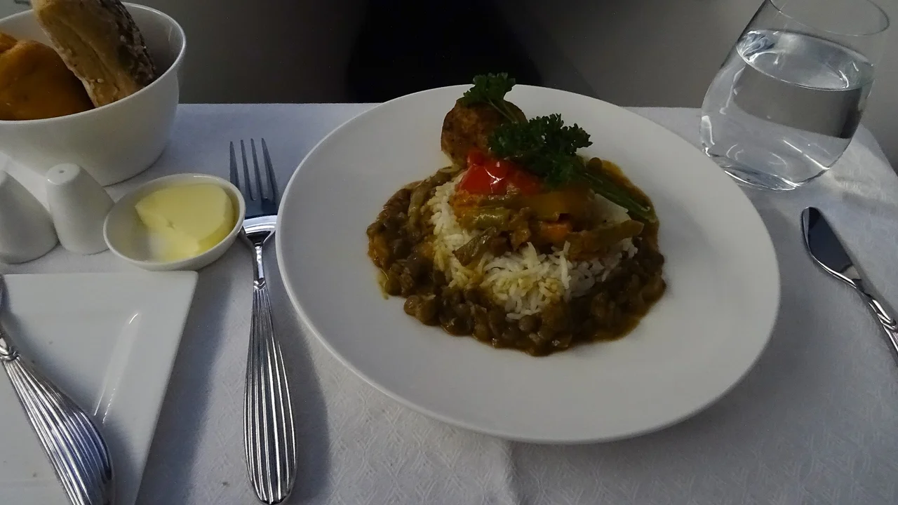 Qatar Airways business class dine-on-demand gourmet meal service