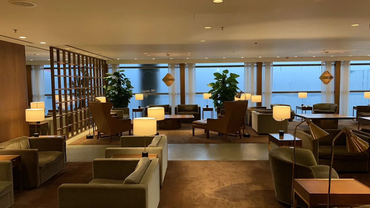 Cathay Pacific The Pier Business Class Lounge in Hong Kong