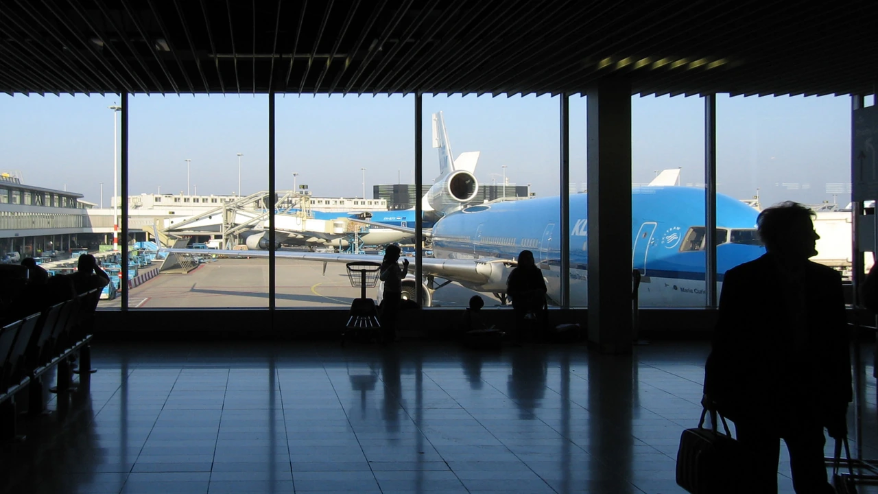 Amsterdam Schiphol transit hub and European connection gateway